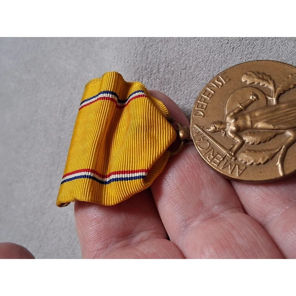 Vintage WW2 American Defense Service Medal Yellow Ribbon Bronze US Military